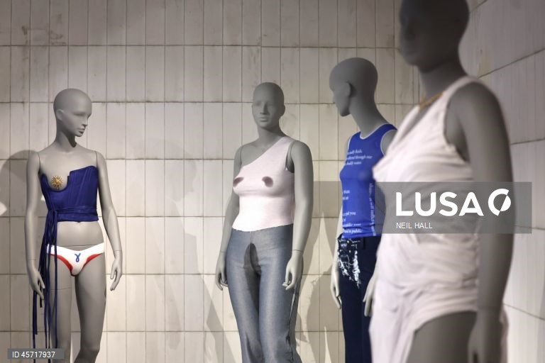 Exposição Dirty Looks abre no Barbican de Londres