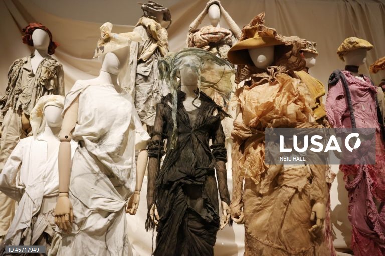 Exposição Dirty Looks abre no Barbican de Londres