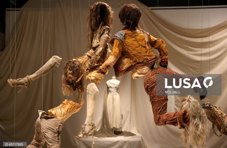 Exposição Dirty Looks abre no Barbican de Londres