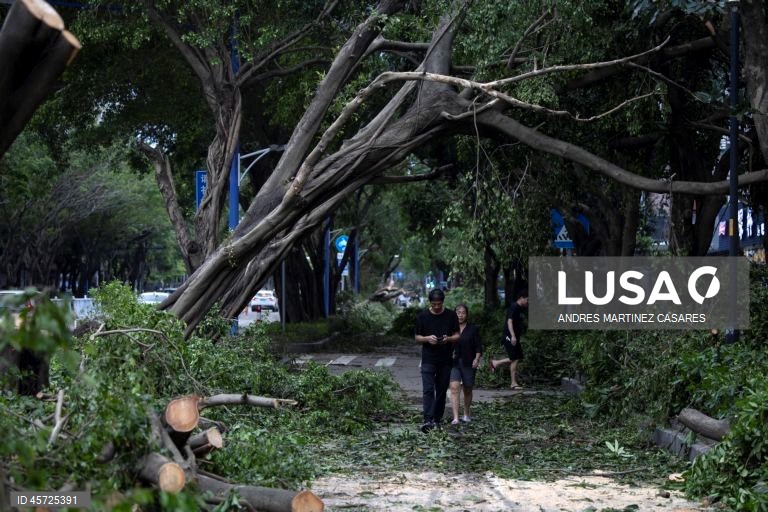 China: Consequências do tufão Ragasa.