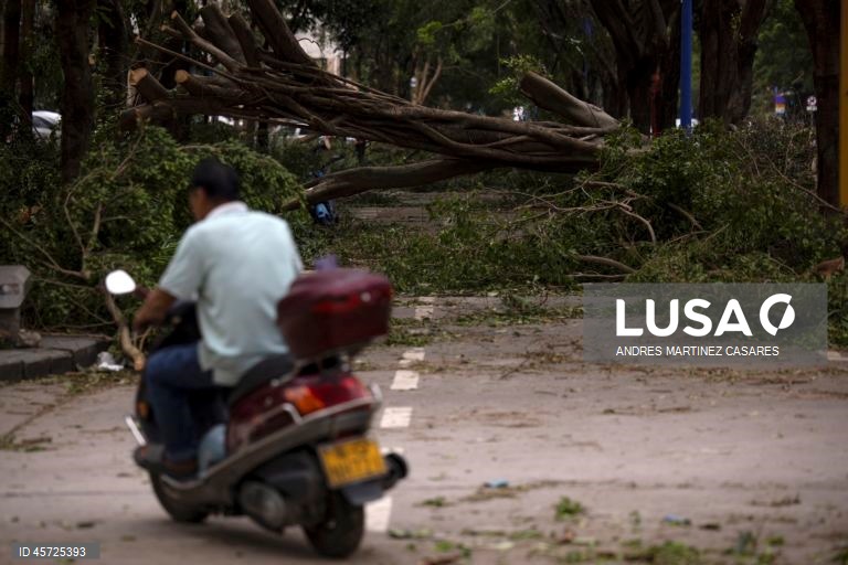 China: Consequências do tufão Ragasa.