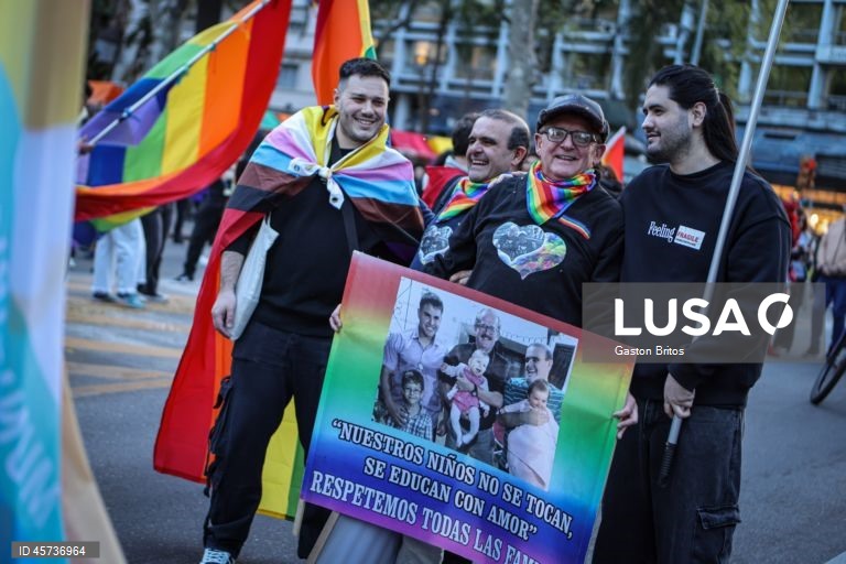 Marcha pela diversidade em Montevidéu.