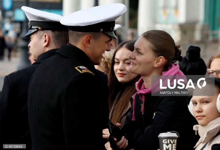Cerimónia de boas-vindas aos cadetes do primeiro ano na Praça Dvortsovaya (Palácio), São Petersburgo.