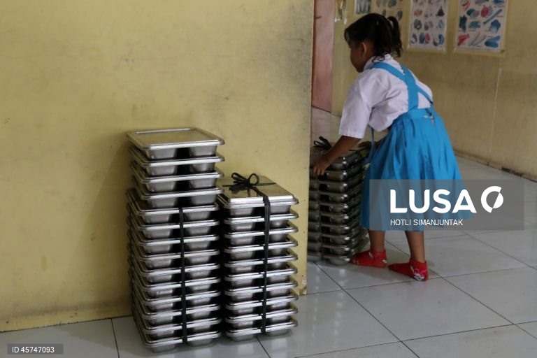 Indonésia: Programa governamental de refeições nutritivas nas escolas