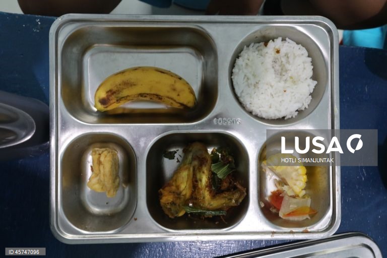 Indonésia: Programa governamental de refeições nutritivas nas escolas