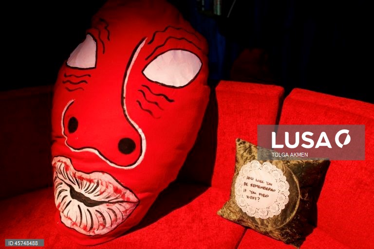 Reino Unido: Instalação "The Delusion" na Galeria Serpentine North em Londres