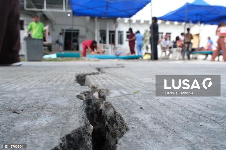 Filipinas: Rescaldo do terramoto na Ilha de Cebu