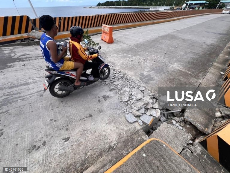 Filipinas: Rescaldo do terramoto na Ilha de Cebu