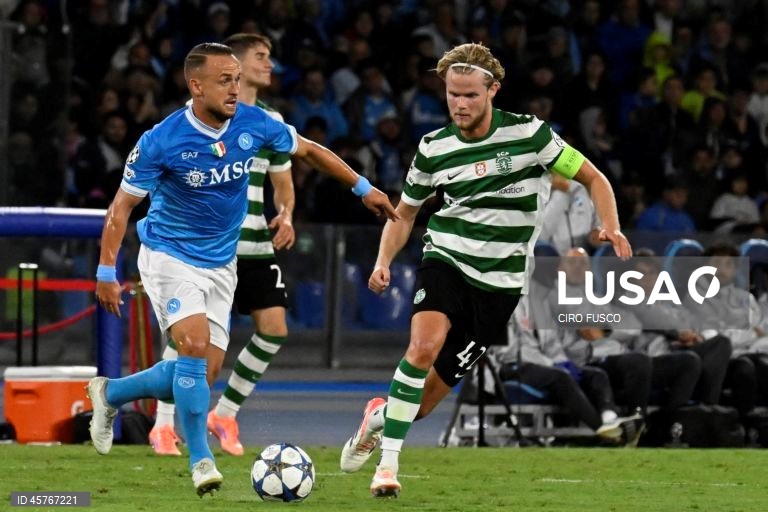 O Sporting somou hoje a primeira derrota na fase de liga da Liga dos Campeões de futebol, ao perder por 2-1 na visita ao Nápoles, em jogo da segunda jornada disputado no Estádio Diego Armando Maradona, em Itália.