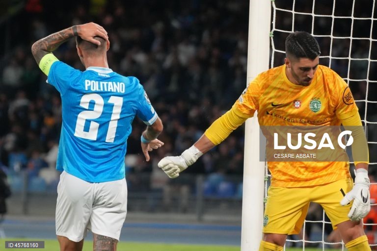 O Sporting somou hoje a primeira derrota na fase de liga da Liga dos Campeões de futebol, ao perder por 2-1 na visita ao Nápoles, em jogo da segunda jornada disputado no Estádio Diego Armando Maradona, em Itália.