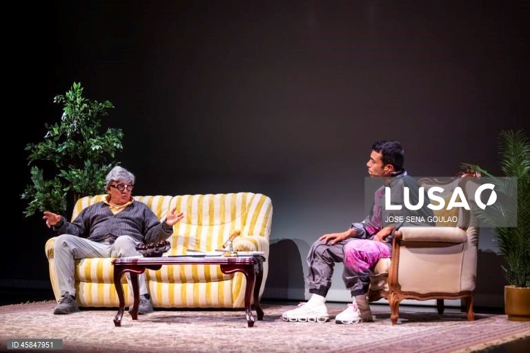 Ensaio de imprensa da peça “Reality Show: Os Raposos 3027”, com interpretação de José Raposo, Miguel Raposo e Ricardo Raposo, texto e encenação de Miguel Raposo, no Teatro Variedades, em Lisboa, 14 de outubro de 2025. O espetáculo tem estreia marcada para dia 15 de outubro. JOSÉ SENA GOULÃO/LUSA