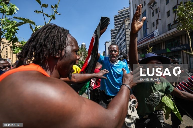 Quénia: Reações populares à morte do antigo primeiro-ministro Raila Odinga