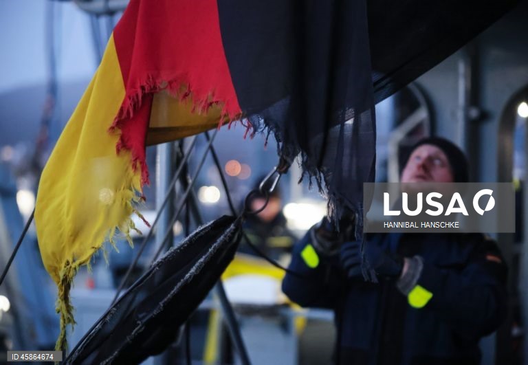 A Marinha alemã está a realizar o seu maior «Exercício de Lançamento de Mísseis (MFE)» anual em 30 anos, na costa da Noruega, no Mar do Norte. O exercício deste ano, denominado «Andoya», é realizado para permitir que as tripulações da Marinha, da Força Aérea e do Exército alemães treinem com sistemas e procedimentos de armas complexos em condições quase reais.