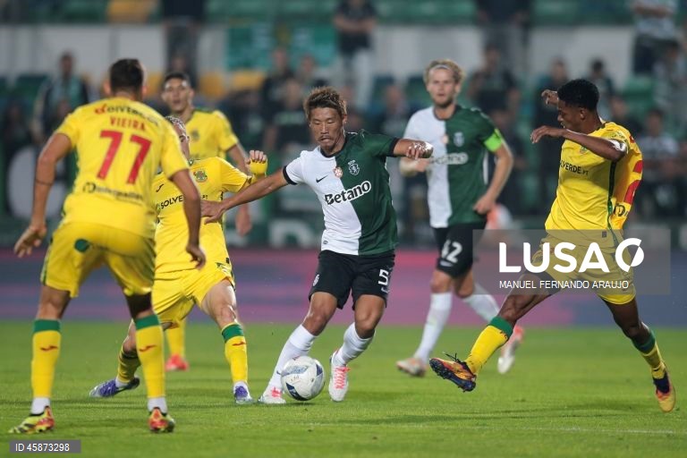 O Sporting, detentor do troféu, apurou-se hoje para a quarta eliminatória da Taça de Portugal de futebol, ao vencer o Paços de Ferreira, por 3-2, após prolongamento, depois do 2-2 no tempo regulamentar.