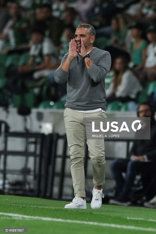 O Sporting venceu ao Marselha, por 2-1, na terceira jornada da fase de liga da Liga dos Campeões de futebol, numa partida em que os anfitriões deram a volta ao resultado com os franceses reduzidos a 10.
