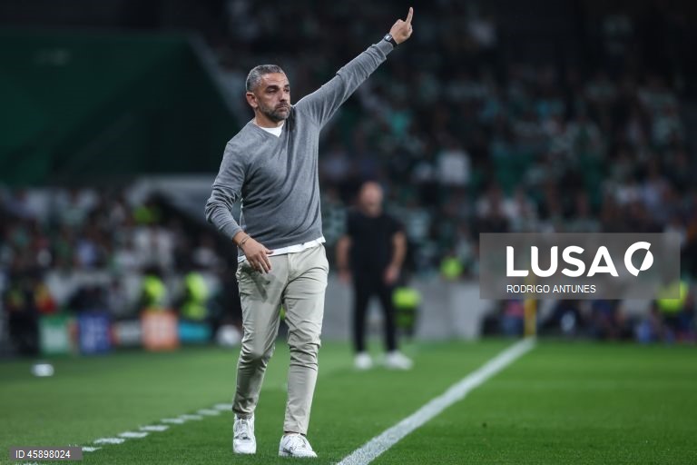 O Sporting venceu ao Marselha, por 2-1, na terceira jornada da fase de liga da Liga dos Campeões de futebol, numa partida em que os anfitriões deram a volta ao resultado com os franceses reduzidos a 10.
