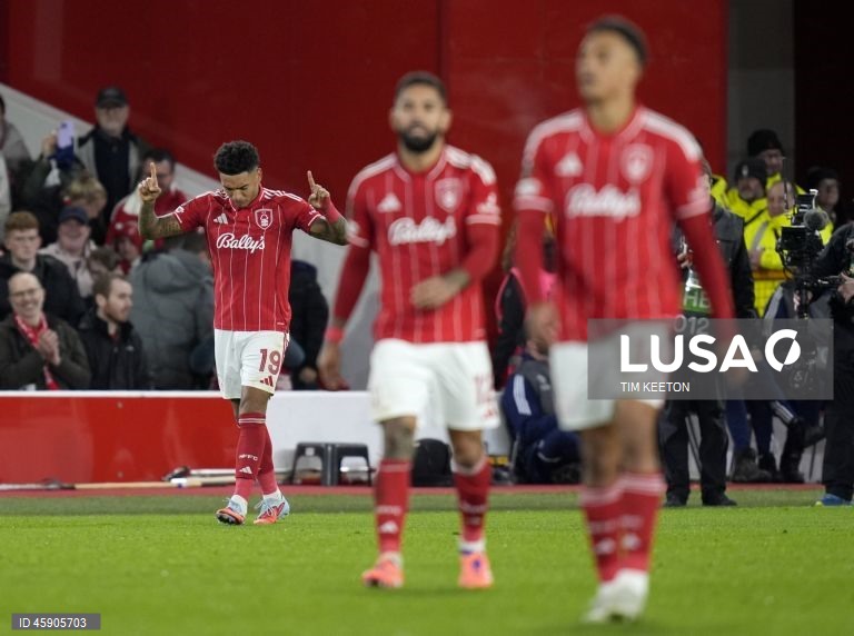  O FC Porto somou hoje a primeira derrota da época, ao perder por 2-0 no terreno dos ingleses do Nottingham Forest, em jogo da terceira jornada da fase de liga da Liga Europa de futebol.