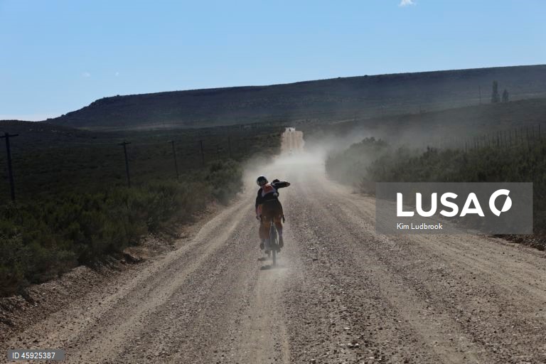 África do Sul/Ciclismo: Prova Gravel Burn - corrida em estrada de terra batida