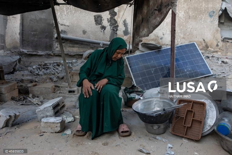 Faixa de Gaza: Ataques aéreos israelitas fazem pelo menos 60 mortos em Khan Yunis