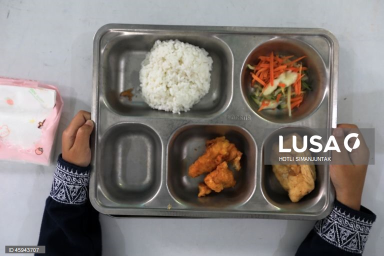 Indonésia: Programa alimentar escolar dá refeições a mais de 38 milhões de crianças