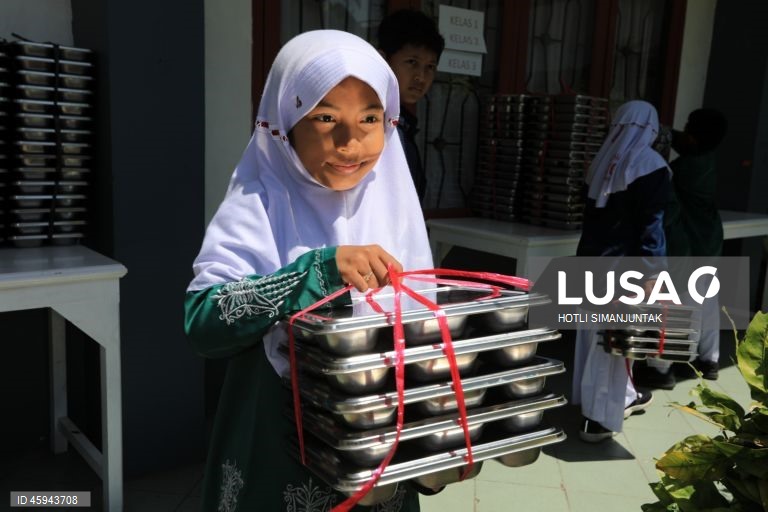 Indonésia: Programa alimentar escolar dá refeições a mais de 38 milhões de crianças