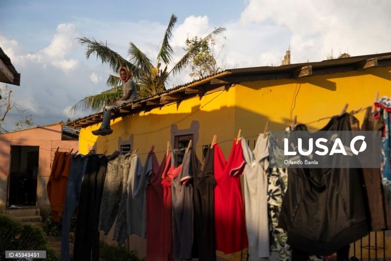 Jamaica: Pelo menos 19 mortos e mais de 70% do país sem energia elétrica após a passagem do furacão Melissa.