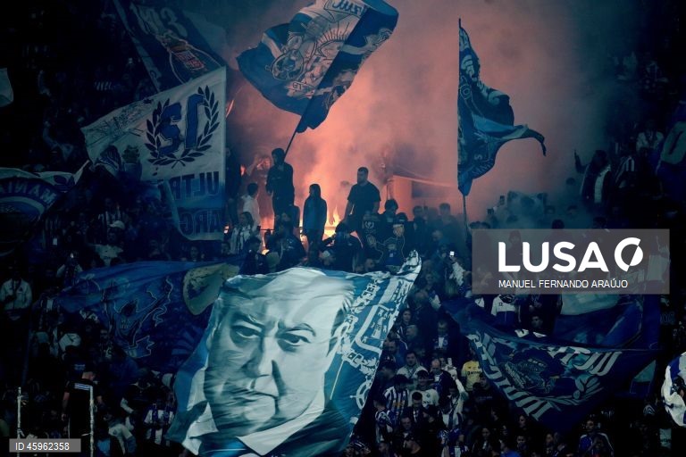 O líder FC Porto venceu hoje na receção ao Sporting de Braga, por 2-1, na 10.ª jornada da I Liga portuguesa de futebol, e manteve a vantagem na frente para os rivais.