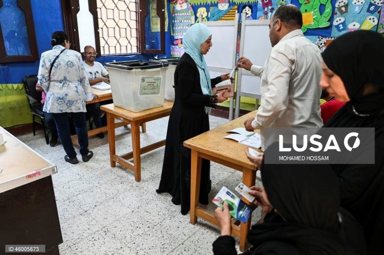 Egito: Primeira ronda das eleições parlamentares