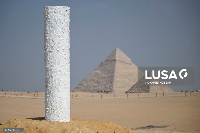 Egito: Exposição de arte contemporânea "Forever Is Now" 2025.