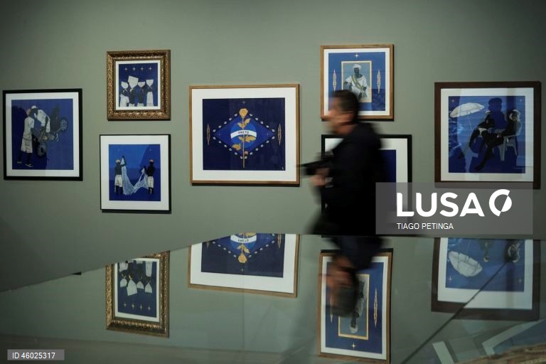 Visita guiada para a comunicação social à exposição “Complexo Brasil”, imaginada por José Miguel Wisnik, Milena Britto e Guilherme Wisnik, a exposição ocupa as duas galerias do Edifício Sede da Fundação Calouste Gulbenkian, propondo uma viagem singular pela diversidade e contrastes da cultura brasileira em Lisboa, 13 de novembro de 2025. TIAGO PETINGA/LUSA