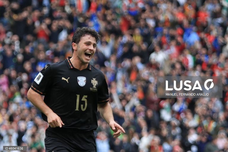 A seleção portuguesa de futebol assegurou hoje a nona presença num Campeonato do Mundo, ao golear por 9-1 a Arménia, na sexta e última jornada do Grupo F da qualificação europeia, no Estádio do Dragão, no Porto.