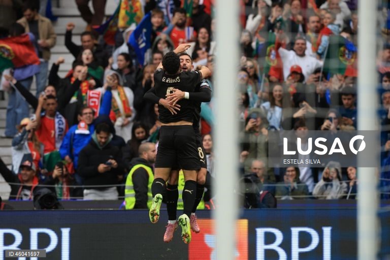 A seleção portuguesa de futebol assegurou hoje a nona presença num Campeonato do Mundo, ao golear por 9-1 a Arménia, na sexta e última jornada do Grupo F da qualificação europeia, no Estádio do Dragão, no Porto.