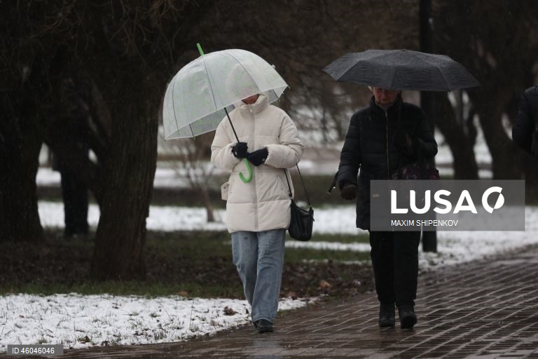 Rússia: Tempo chuvoso em Moscovo