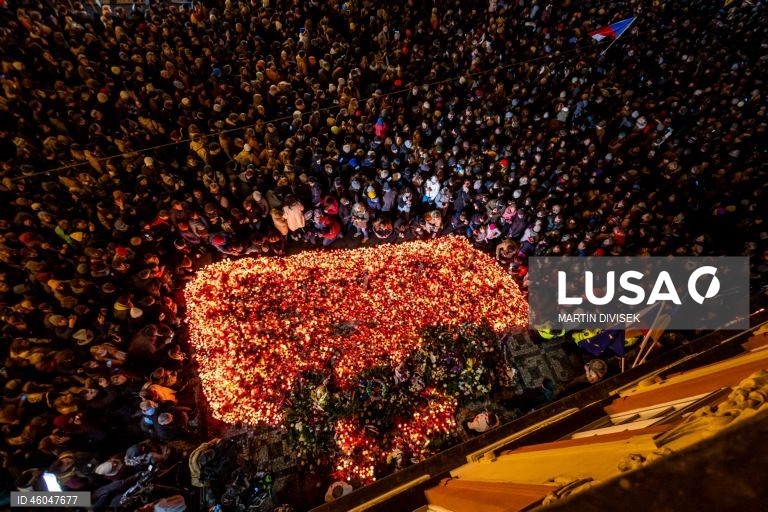 República Checa comemora o 36.º aniversário da Revolução de Veludo