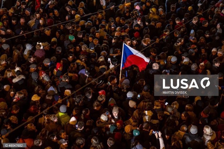 República Checa comemora o 36.º aniversário da Revolução de Veludo