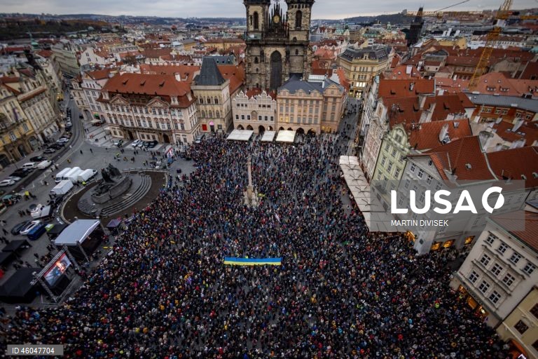 República Checa comemora o 36.º aniversário da Revolução de Veludo