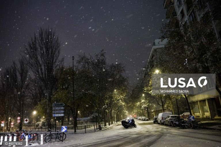 França: Neve em Paris leva serviço meteorológico a emitir alerta laranja