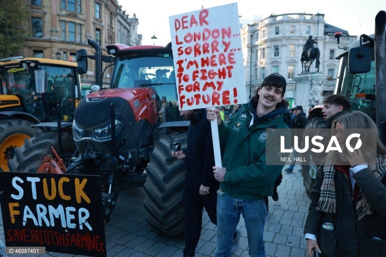 Reino Unido: Agricultores britânicos protestam no dia da apresentação do orçamento em Londres