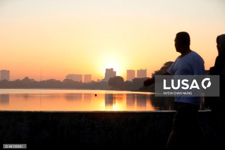 Myanmar: Nascer do Sol em Yangon