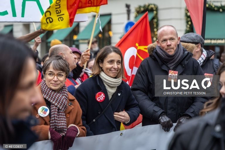 Paris: Sindicatos franceses protestam contra a preparação do orçamento do governo