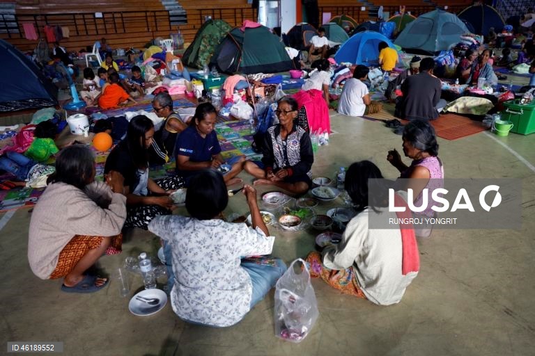 Tropas tailandesas e cambojanas entram em confronto devido a disputa fronteiriça.