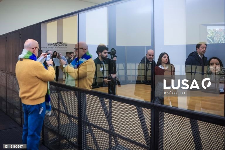 Visita de imprensa da exposição "Anne Imhof: Fun ist ein Stahlbad" no Museu de Serralves