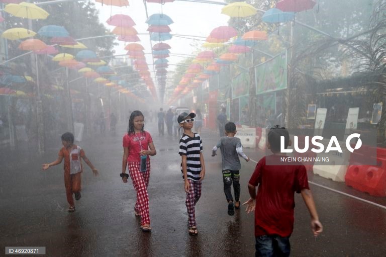Myanmar: Festival da Água em Yangon