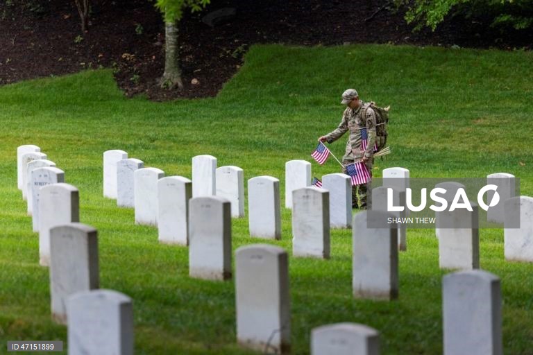 EUA: Cerimónia militar no Cemitério de Arlington