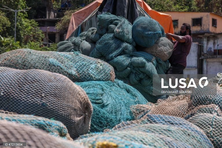 Mumbai: Fim da época de pesca