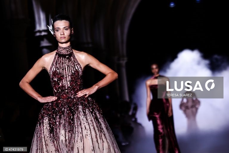 França: Desfile de moda em Paris