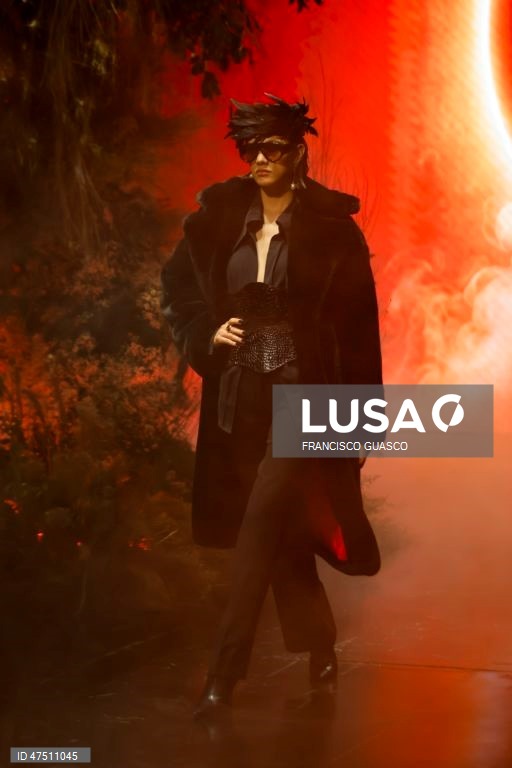 México: Designer mexicano Edher Gin apresenta a coleção «Living Gold» na Intermoda