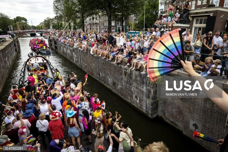 Holanda: Parada do Canal em Amesterdão