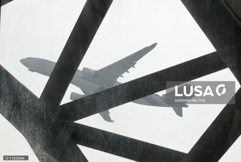 Segurança aérea europeia prolonga até maio recomendação para não voar no Médio Oriente