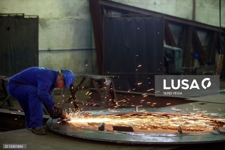 Exportações do setor metalúrgico sobem 3% para novo recorde de 24.169 ME em 2025